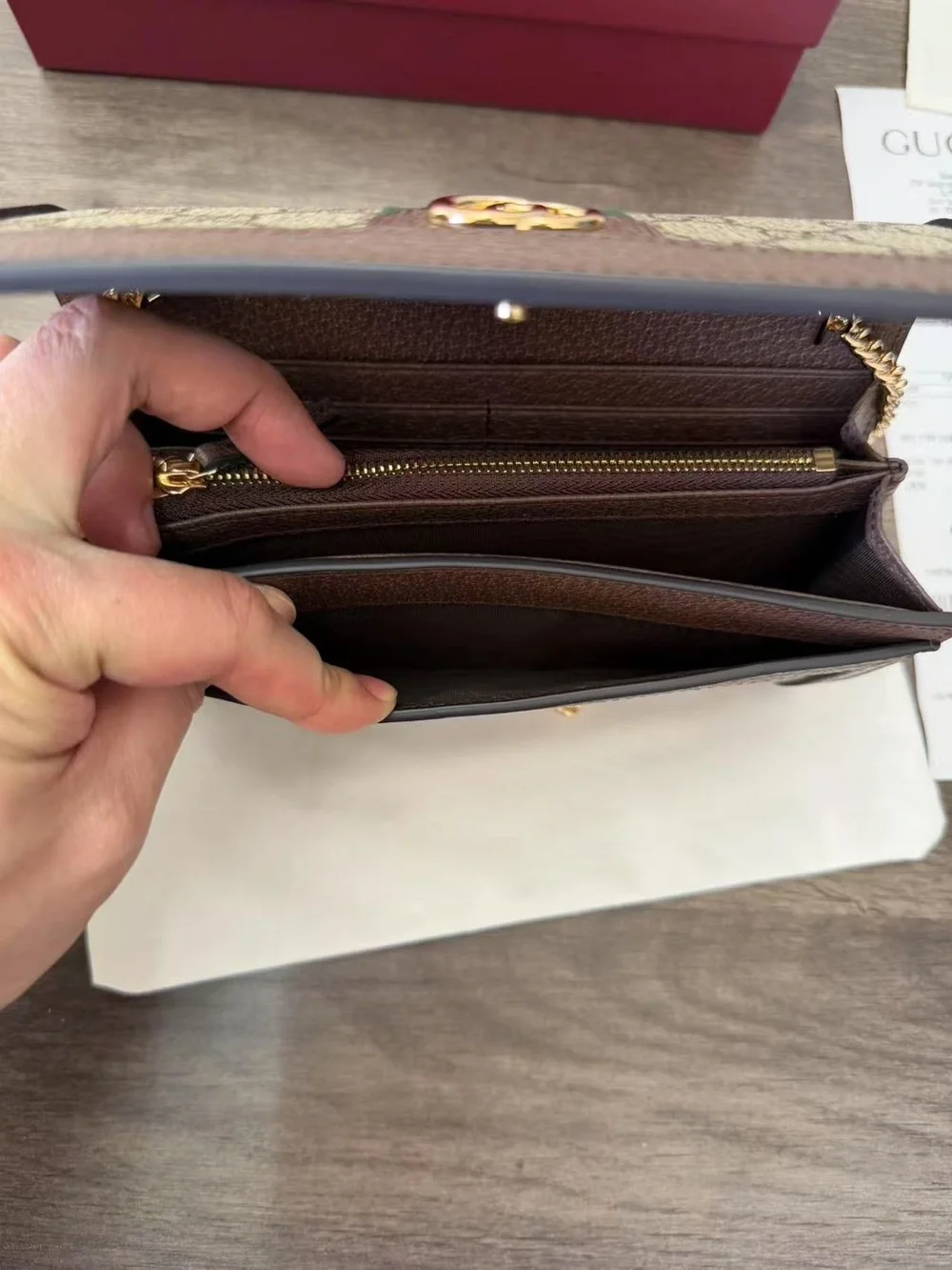 Gucci Beige GG Supreme Wallet-On-Chain with Green & Red Stripe
